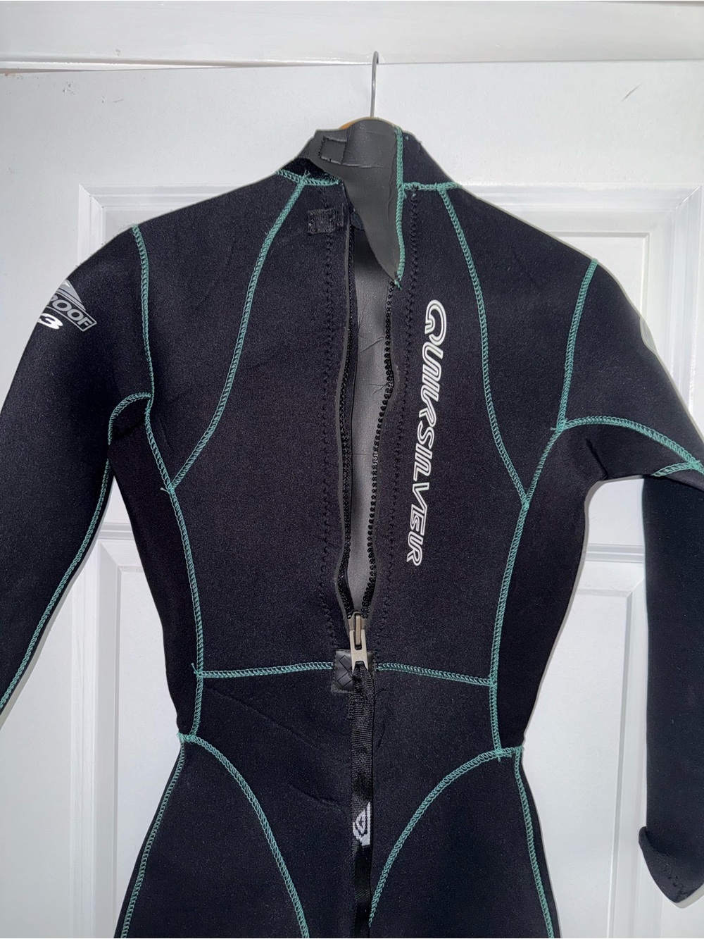 Women’s Black Quiksilver Wetsuit (Storm Proof 4x3) - Picture 4 of 5